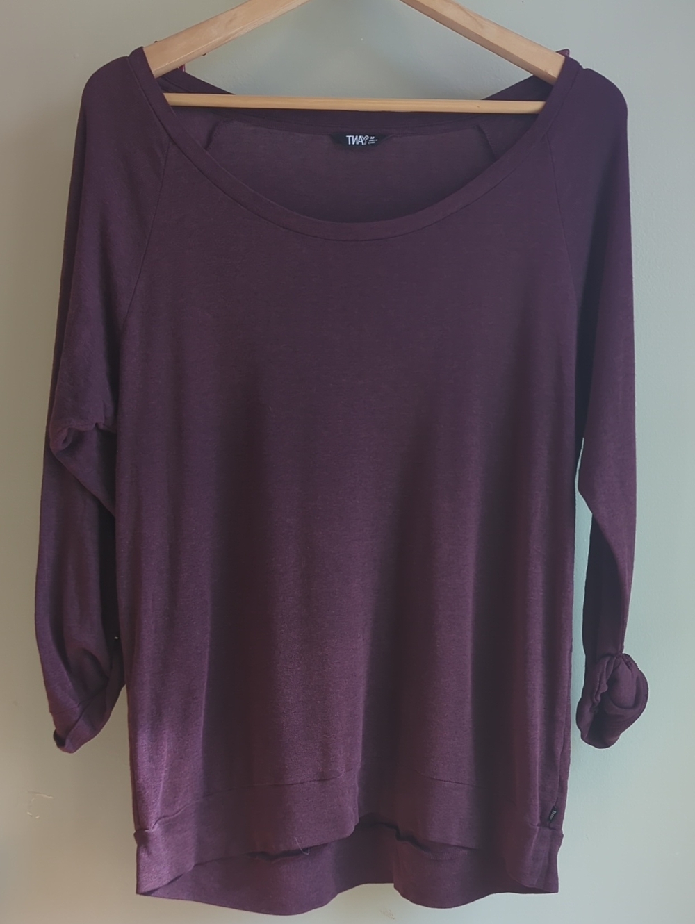 TNA. 3/4 Sleeve Scoop Neck Top in Plum. Size Medium.